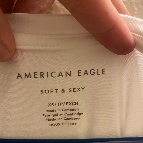 American Eagle t-shirt.🌼 - Picture 2 of 4